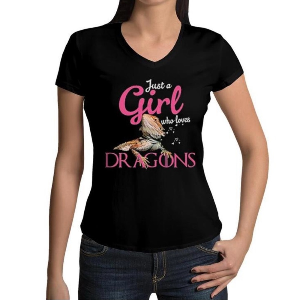 Black 'Just a Girl Who Loves Dragons' Women’s  T-Shirt